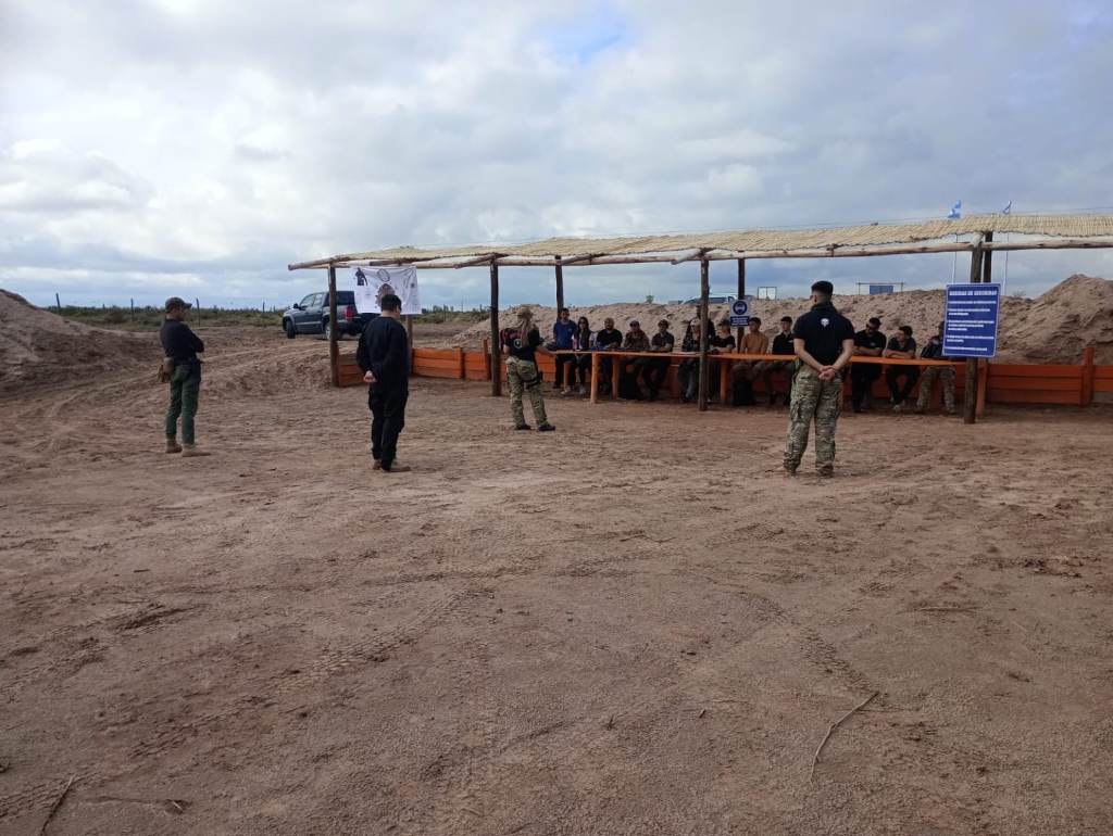 Zona de Instrucción Bajo Sombra en El Paramillo